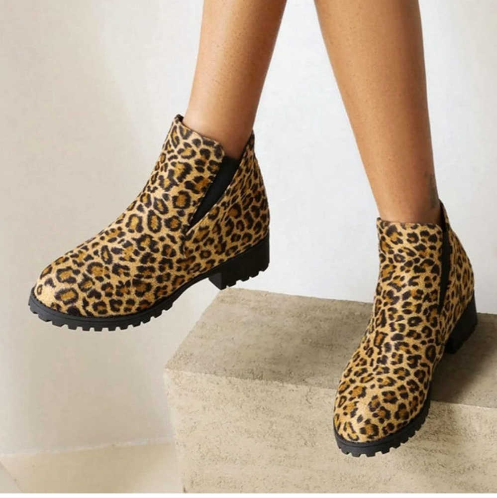 Chelsea Booties Leopard Print